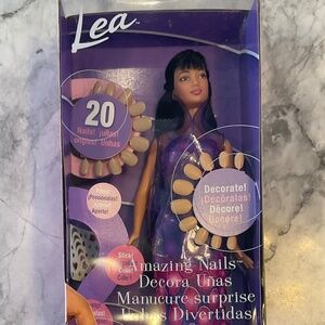 Amazing Nails LEA BARBIE DOLL NRFB 2001